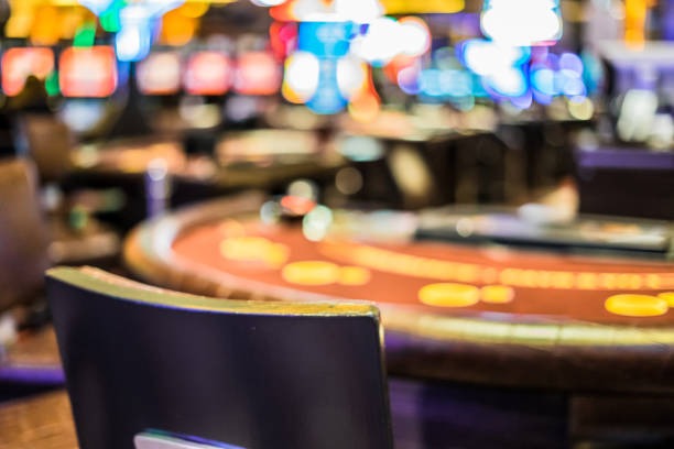 slot 777 platform interface showing live dealer tables on mobile phone and desktop
